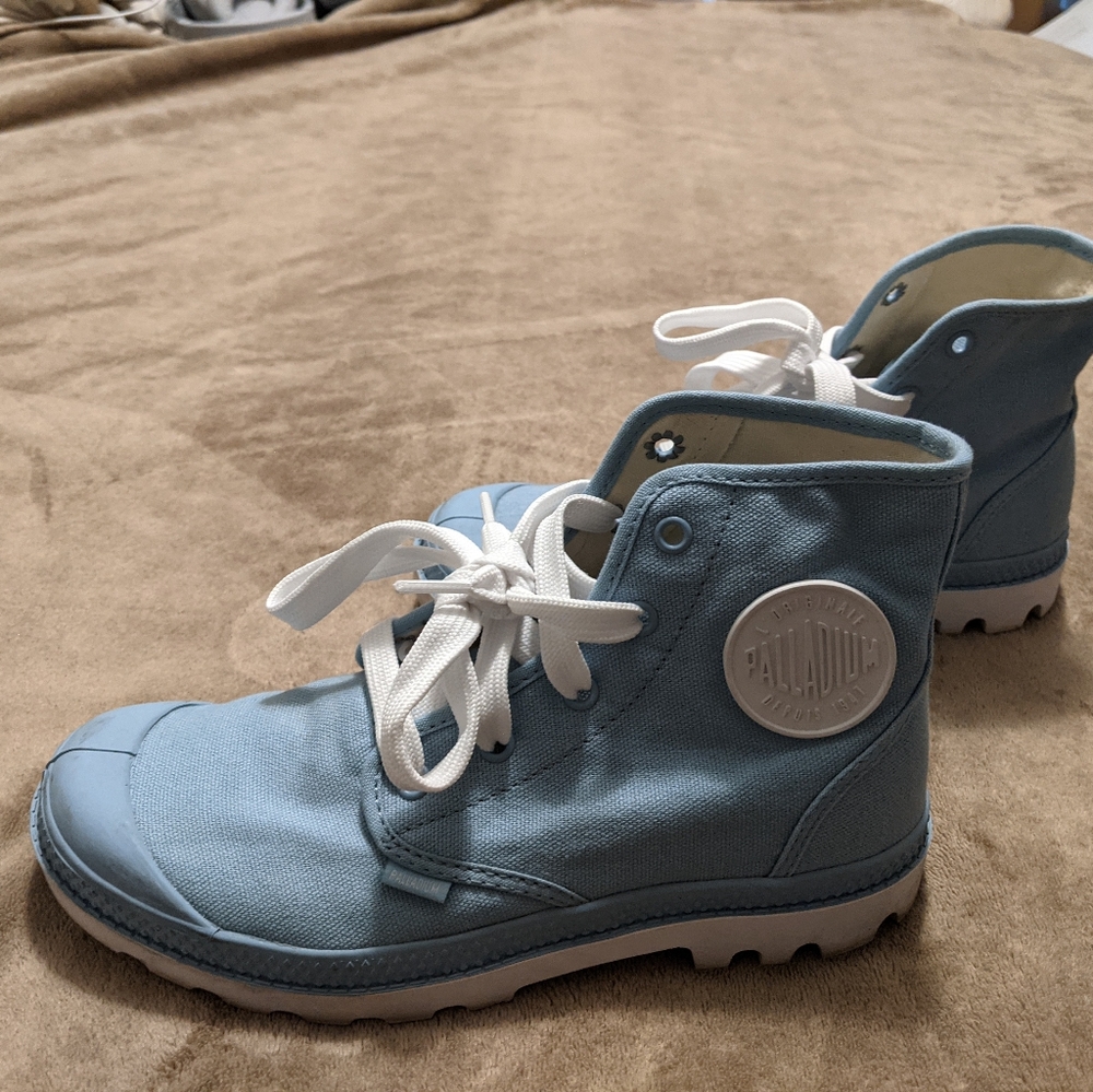 Palladium boots